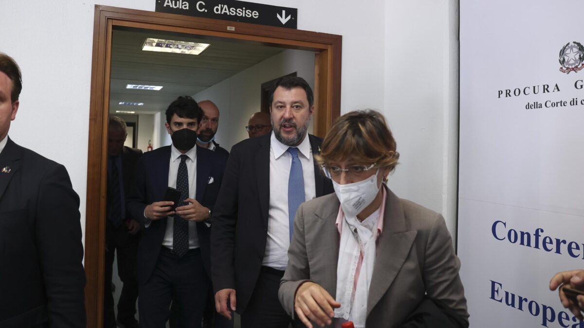 Open arms, sparite dal fascicolo le carte che danno ragione a Salvini