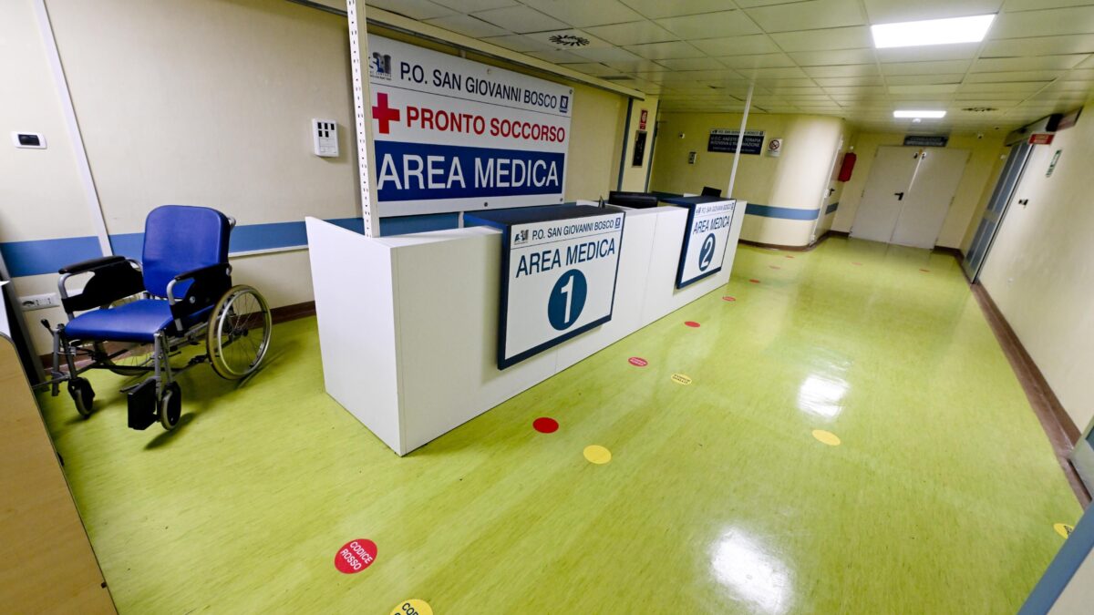 Medico «processato». Prima del vaccino prescriveva le analisi