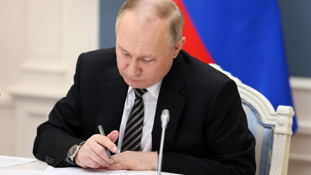 Putin può prendersi il 45% del neon. Rischiamo di restare senza chip e 5G