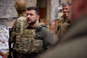 Andrew Spannaus: «Zelensky sia realista. L’Ucraina non riavrà la Crimea e il Donbass»