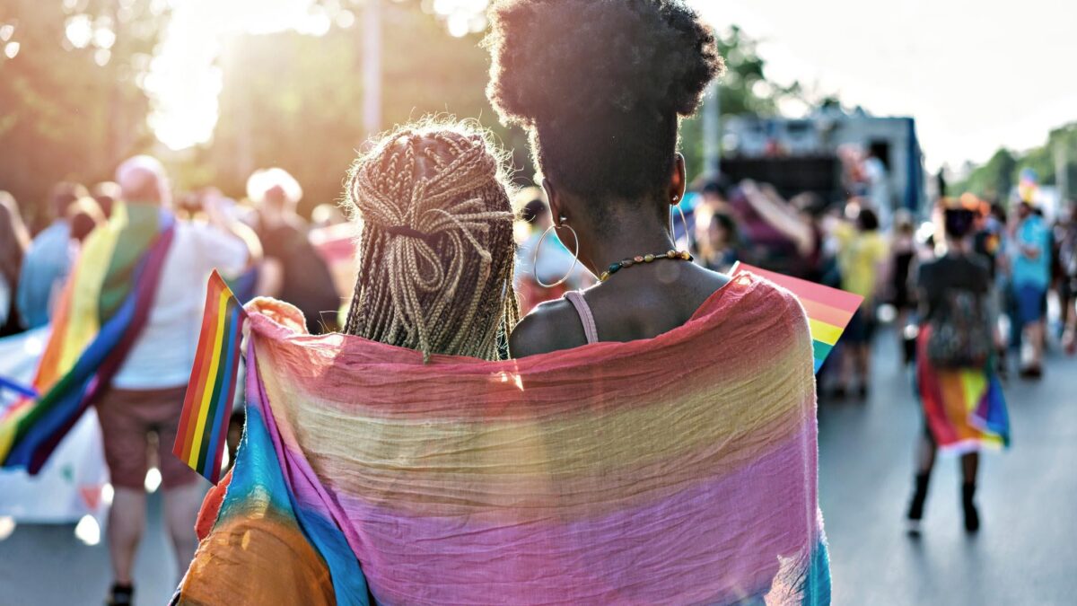 A Lione gay pride con l’apartheid per i bianchi