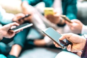 Convegno sui reati online moderato dall’inquisito del Pd… per reati online