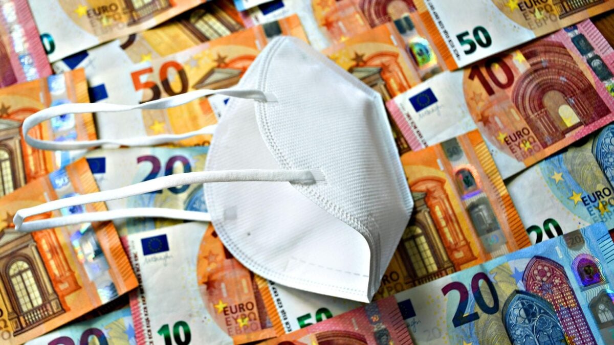 L’ossessione per le mascherine ci è costata 9 miliardi di euro