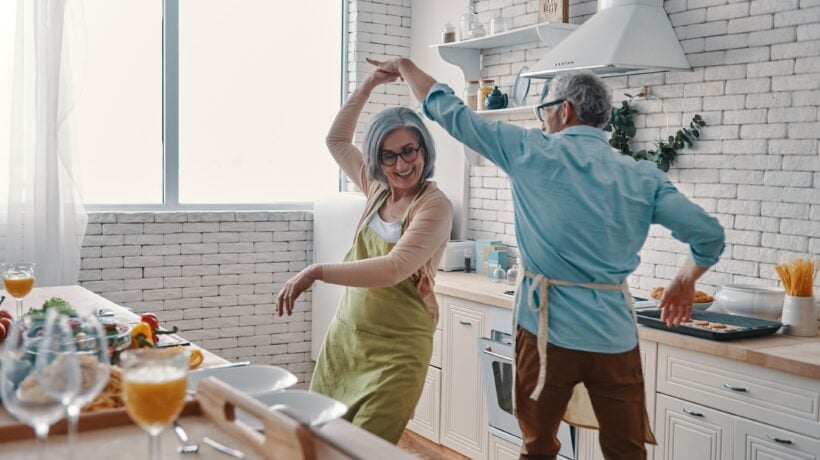 Invecchiamento: baby boomers più longevi, occupati e meno poveri delle generazioni precedenti