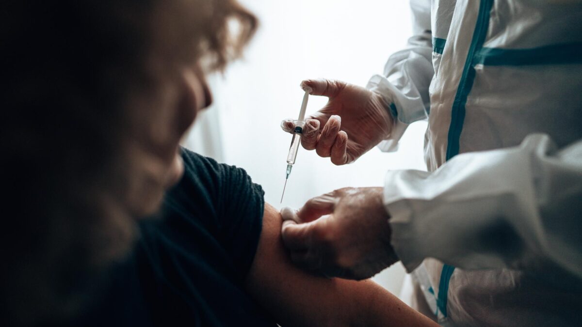Babele sui dottori no vax sospesi. I sanitari si lamentano col ministro