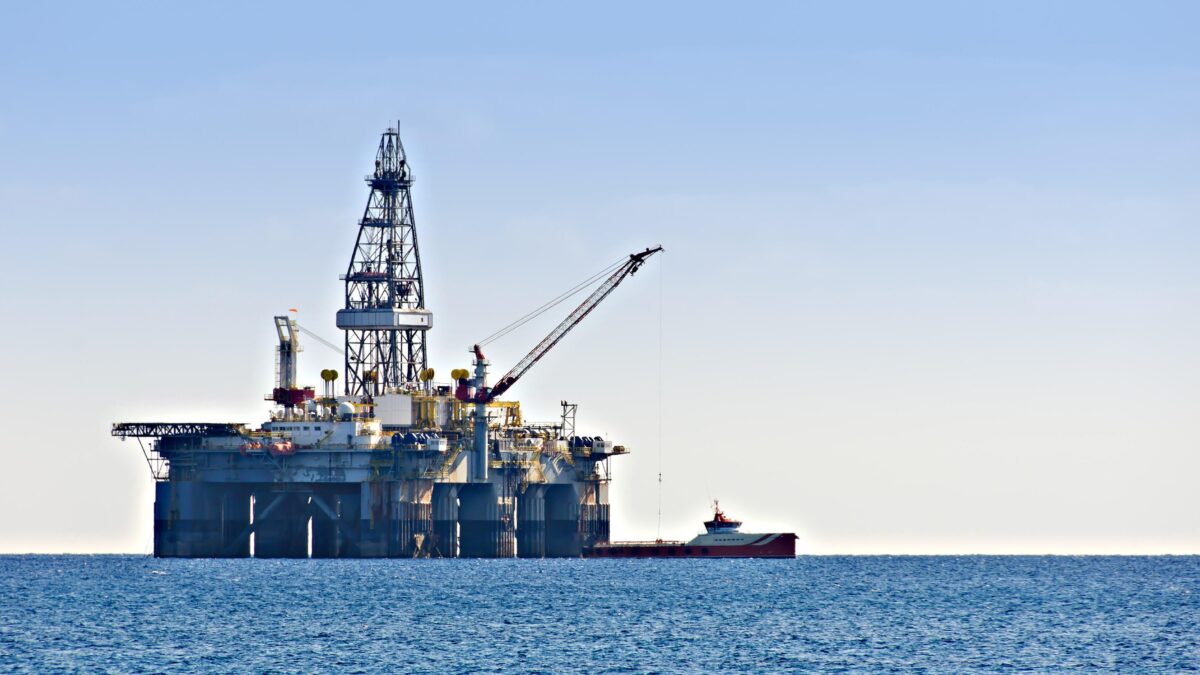 Eni, trivellazioni e affari in Israele. L’inciucio tra dalemiani e renziani