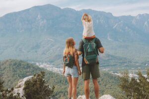 Viaggi a misura di bambino: i luoghi ideali in cui trascorrere un weekend insieme ai figli piccoli