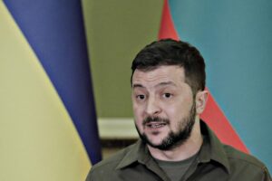 Zelensky fa la pace con Berlino e sfida la parata dello zar in videoconferenza