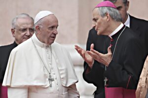 «Ha confessato molestie, resta con i minori»
