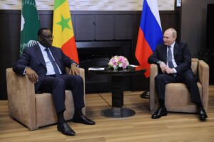 L’Africa ci avverte: «Le sanzioni a Mosca danneggiano noi e scatenano l’esodo»