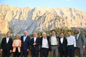 Il G7 chiacchiere e missili. In Baviera piovono parole, in Ucraina piovono bombe