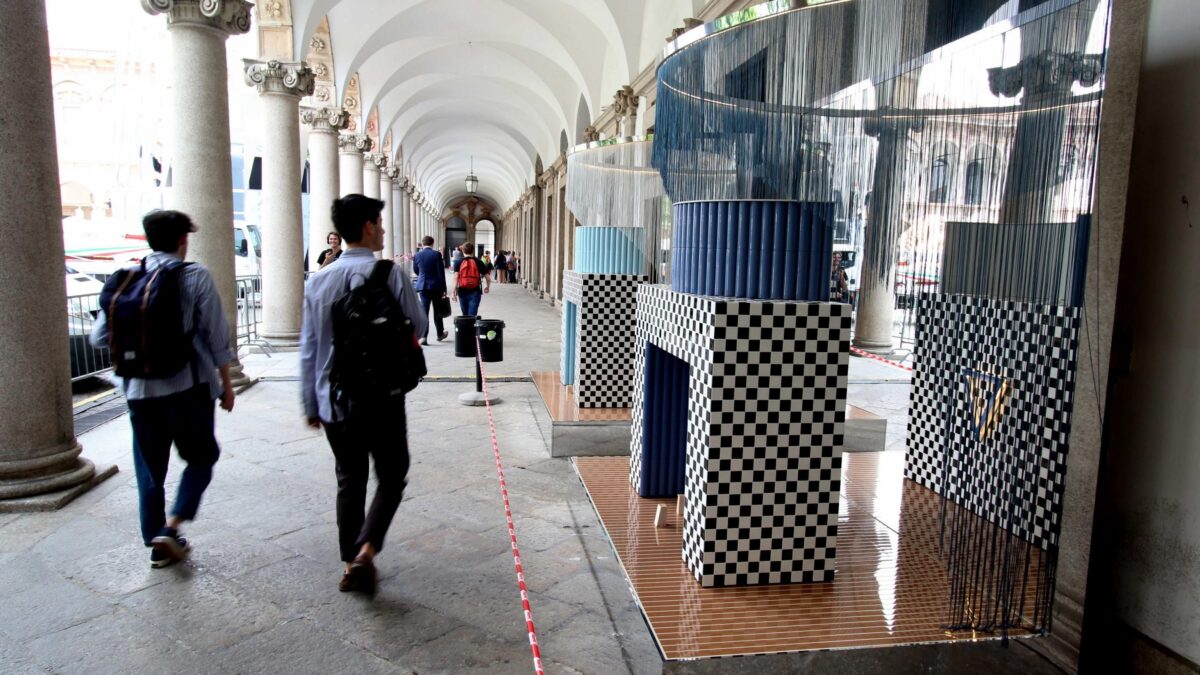 Il Salone del mobile fa il pienone di visitatori indiani
