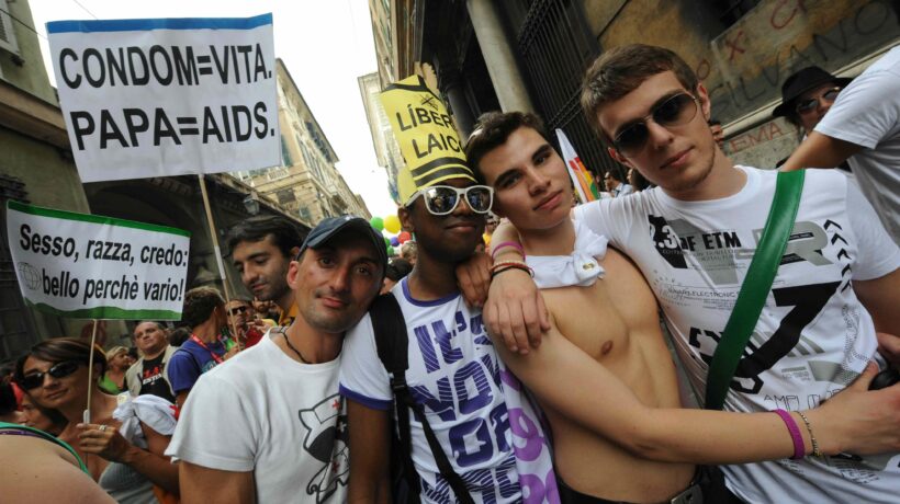 Sinistra e lobby gay hanno la licenza di odiare