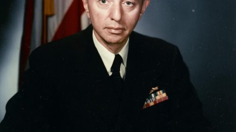 Il padre del Nautilus, Hyman G.Rickover (Us Navy Archives)