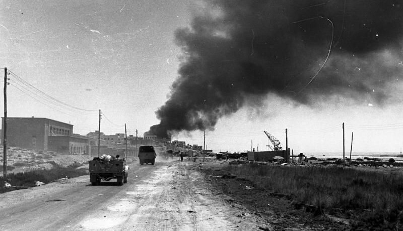 Ingresso delle forze di Rommel a Tobruk il 21 giugno 1942 (Bundesarchiv)
