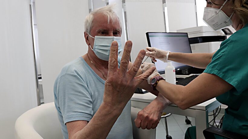 Gli esperti: stop alle vaccinazioni di richiamo