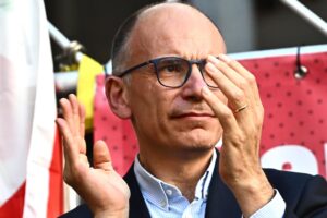 Bruxelles allarga il solco nel governo. Pd e Lega guardano già alle politiche
