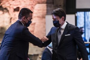 «Stop alle armi»: il M5s è pronto a esplodere