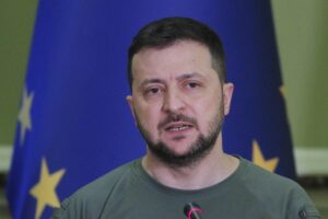 Biden in caduta libera: gela Zelensky e prova a recuperare il consenso