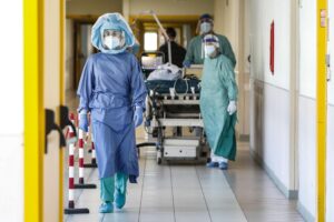 Le vittime di effetti avversi riunite contro l’omertà di medici e istituzioni