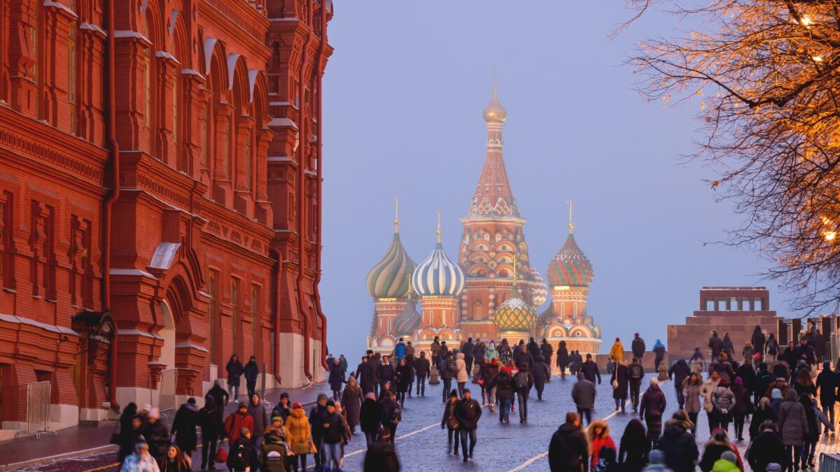 Demonizzare l’intera Russia è criminale