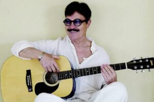 «Passai da “Sanremo” a lavori umili. Un addio al successo per la famiglia»