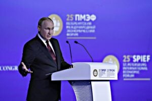 Putin attacca gli States: «Finita la loro era»