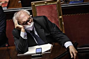 Gli studenti sbagliano le doppie ma il ministro prepara la Dad-ter