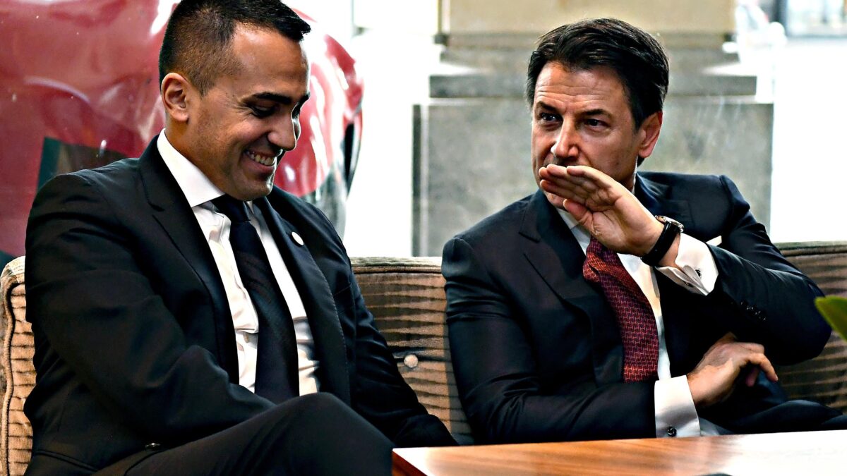 Di Maio divorzia dal M5s di Giuseppi e in Aula battezza la sua Italietta viva