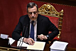 Mr Bce raccoglie l’assist di Giggino per mettere i sigilli al Parlamento