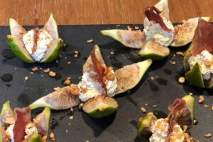Cuciniamo insieme: fiori di fichi con ricotta e arachidi
