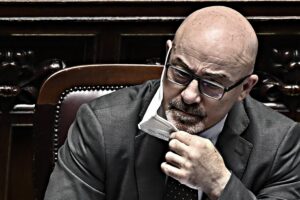 Cingolani ammette la recessione però insiste sulla transizione verde