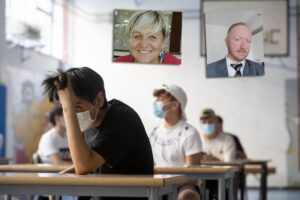 Cacciati dalla scuola i prof che imitano il premier. E sui vaccini beffa varianti