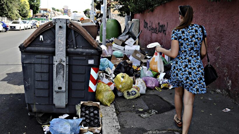 Le social-gesta dei vip inchiodano Gualtieri «E chi pulisce Roma?»