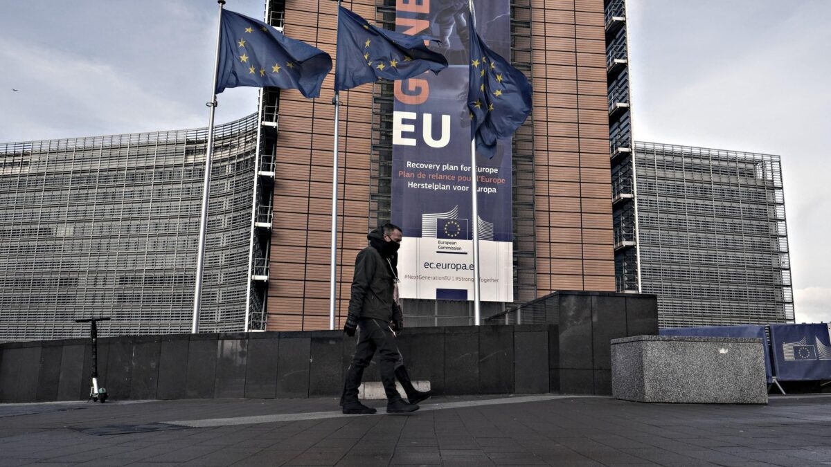 L’Ue studia la stangata ai servizi finanziari