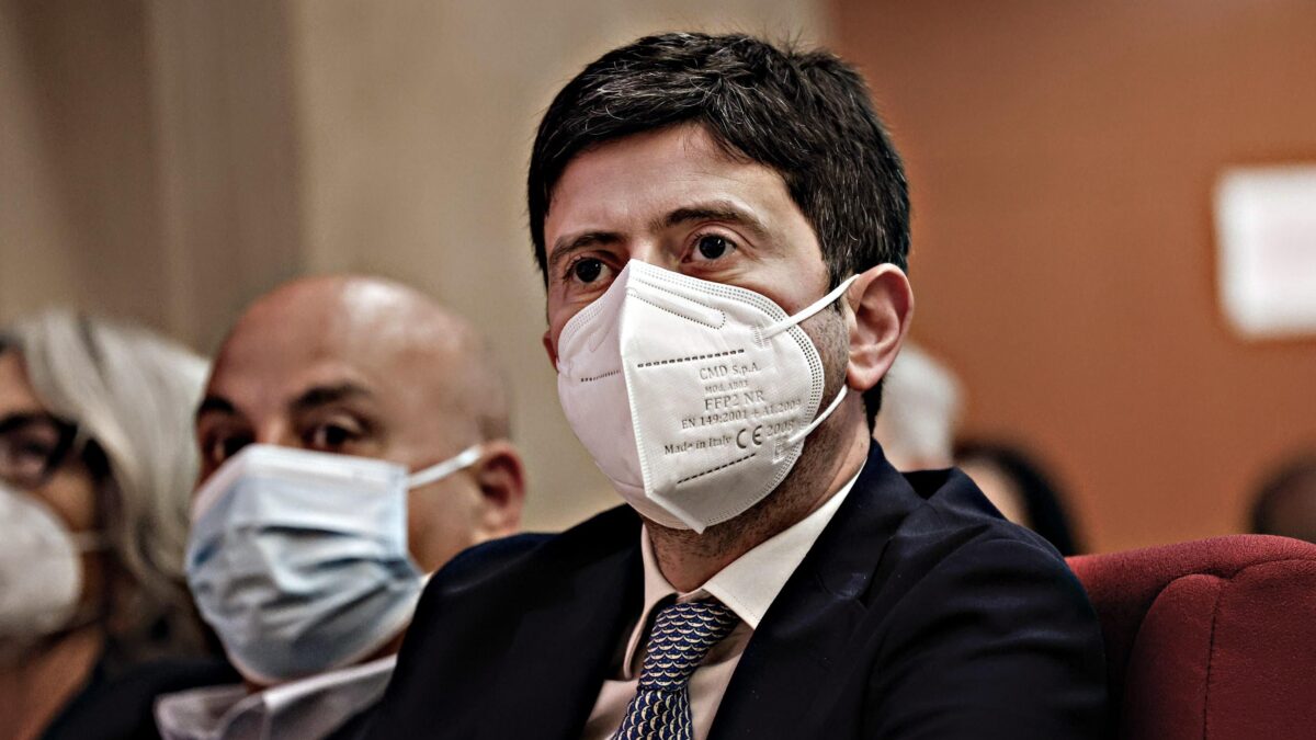 Nuovi vaccini, di sicuro c’è solo l’ago puntato