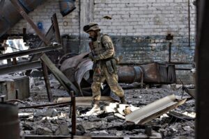 A Severodonetsk gli ucraini si ritirano: Lugansk vacilla. E adesso Minsk fa più paura