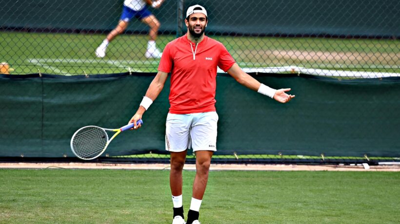 Berrettini fa harakiri col tampone
