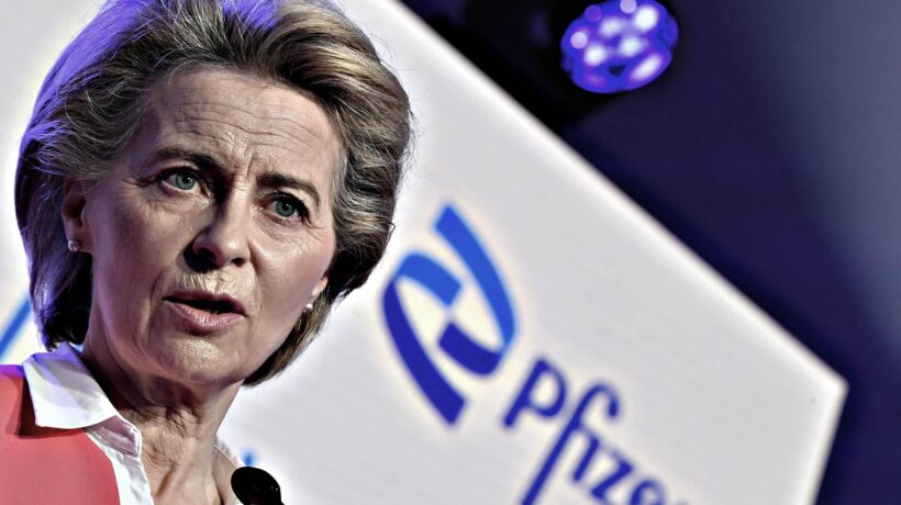 Von der Leyen, Mr. Vaccino e quegli sms «spariti» che valgono 4,2 milioni di dosi
