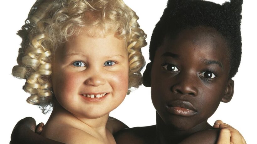Oliviero Toscani in mostra a Palazzo Reale di Milano