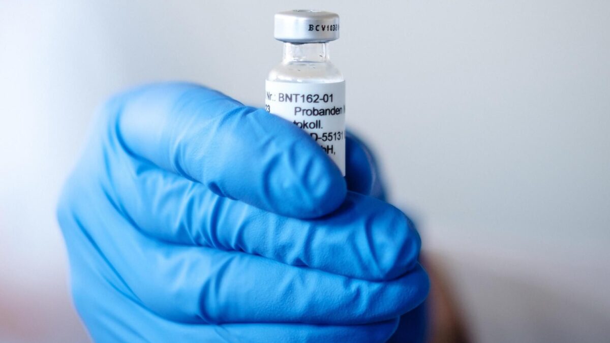 Brevetti «soffiati», fondi ai dem Usa. Così Pfizer ha creato l’impero dei vaccini