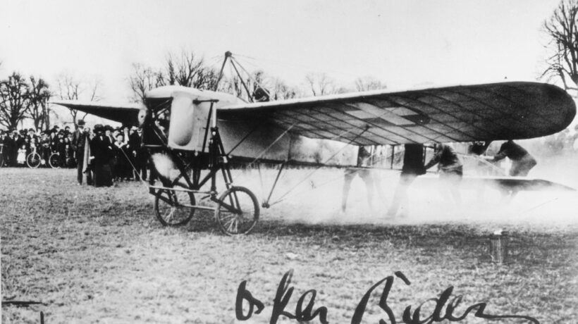 Il Blériot di Oskar Bider a Taliedo, aviosuperficie milanese (Getty Images)