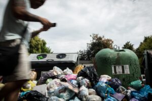 Siluri contro Gualtieri anche dal Vaticano