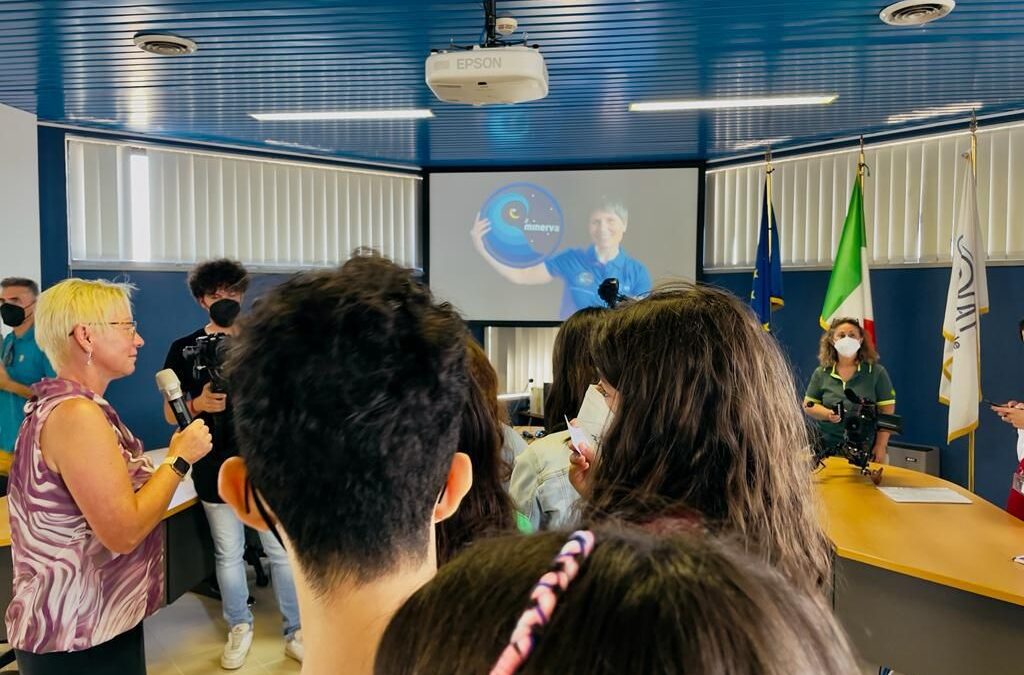 Il collegamento in diretta dallo spazio di Samantha Cristoforetti con i bambini di Matera