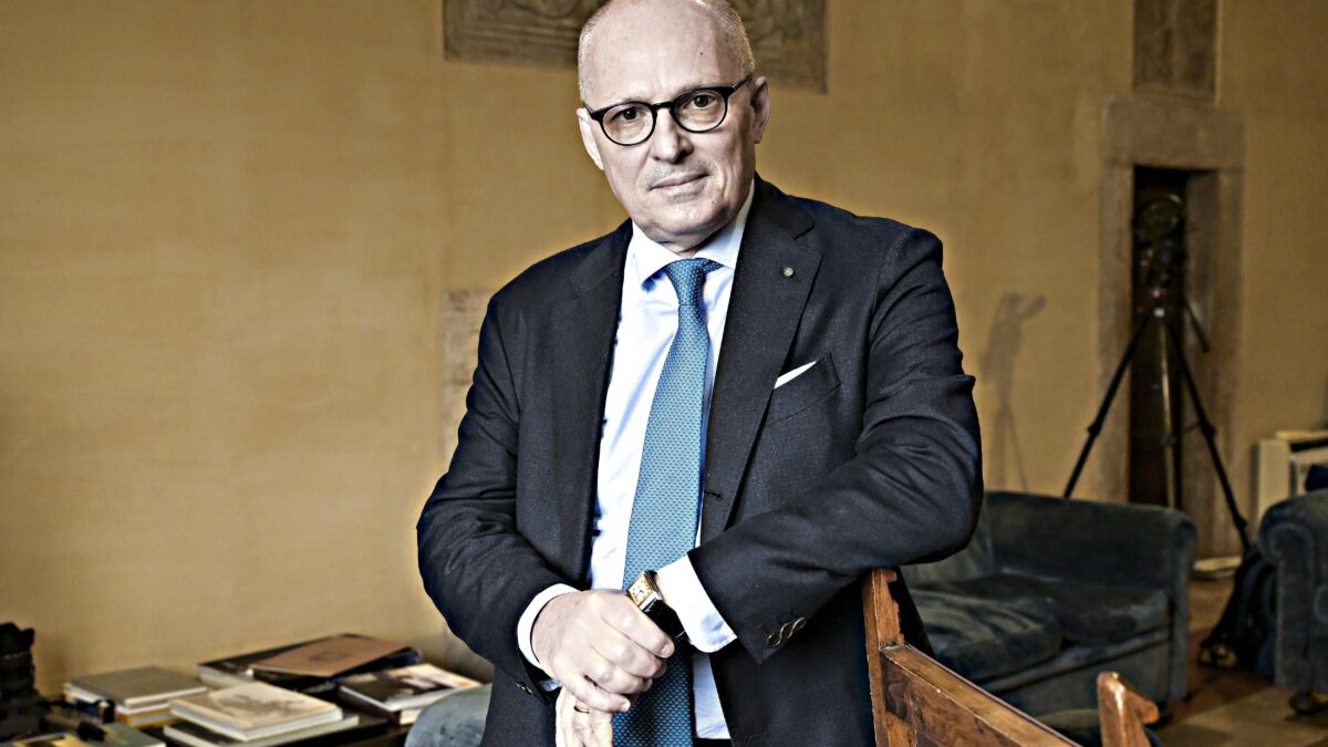 Ricciardi vieta pure la democrazia
