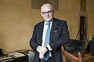 Ricciardi vieta pure la democrazia