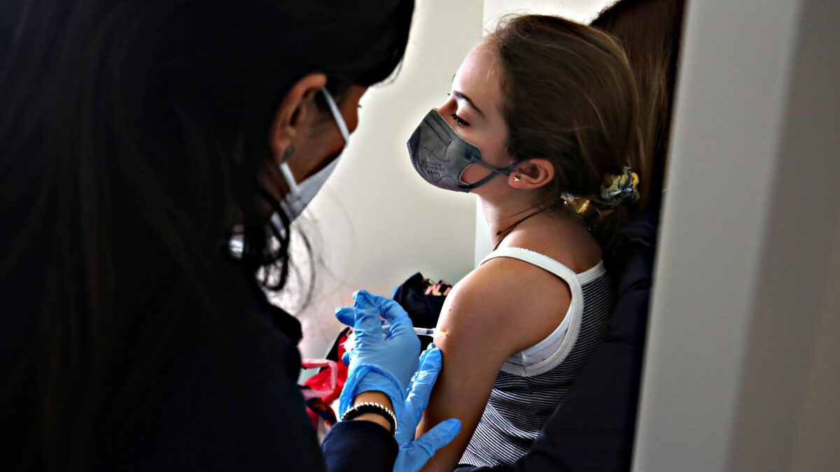 L’Iss fa autogol sul vaccino ai bimbi. Evita solo quattro casi gravi su dieci