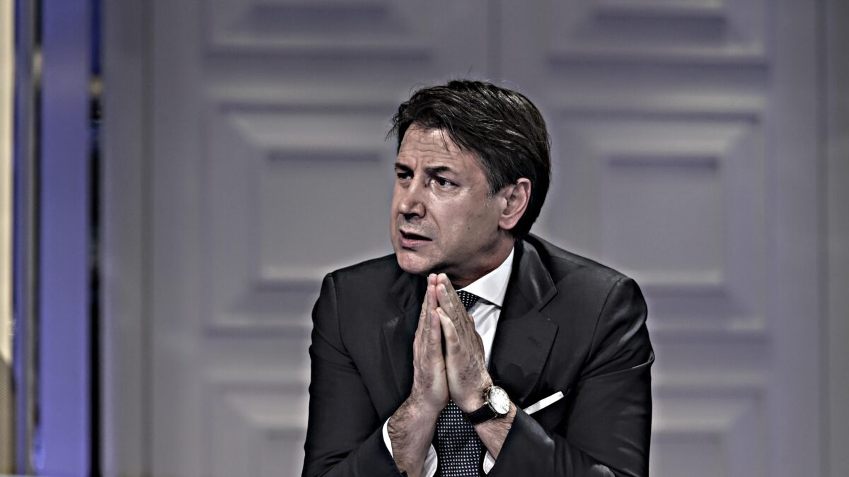 Psicodramma grillino sullo strappo. Il governo è appeso a una telefonata