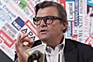 Calenda spiazza Letta: «A Palazzo Chigi torni Draghi, non lui»