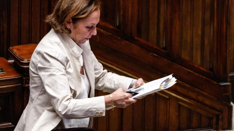 L’ultimo valzer della Lamorgese. Lascia tre regioni sotto assedio